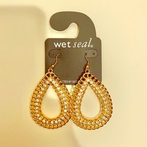NWT Wet Seal Tear Drop Chainlink Earrings